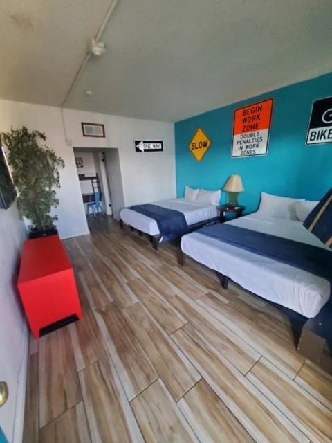 Desert Hills Motel Лас Вегас Екстериор снимка