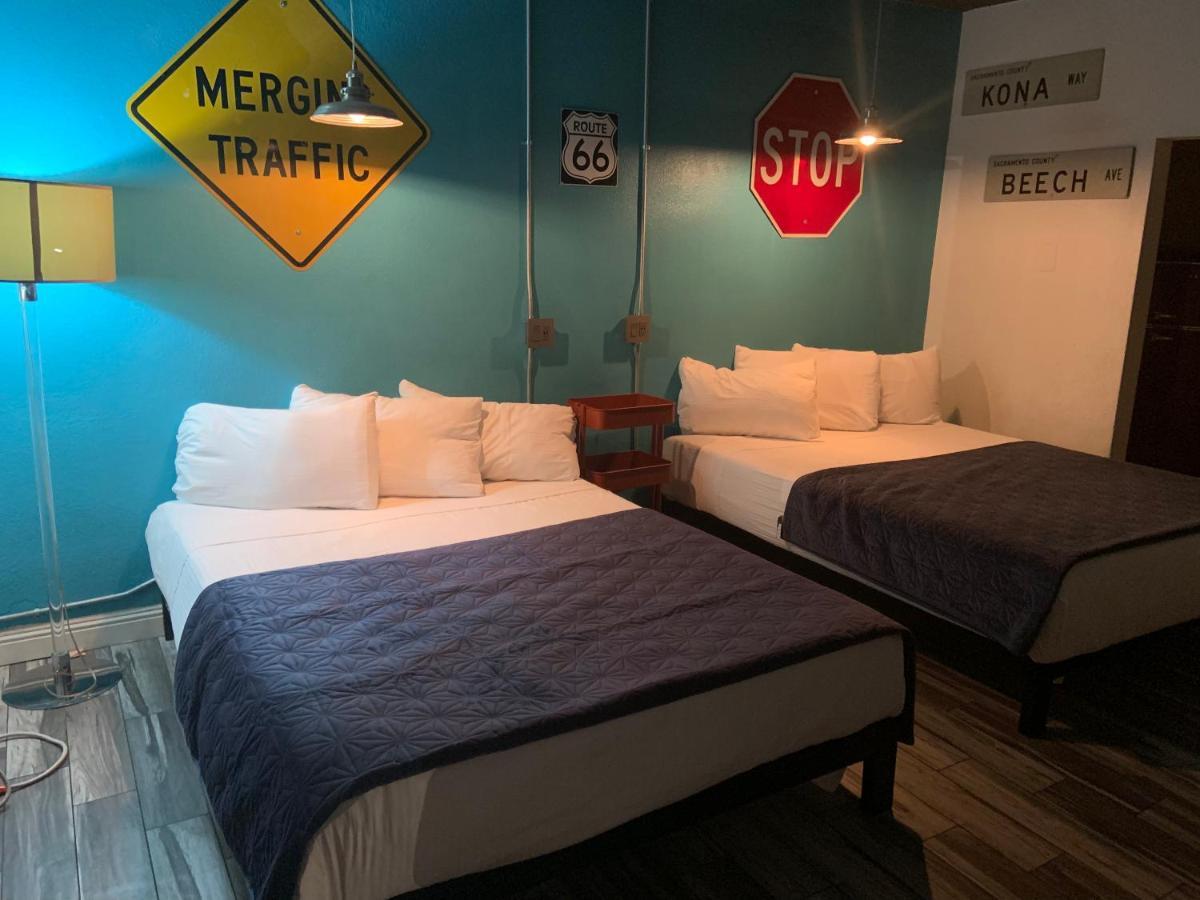 Desert Hills Motel Лас Вегас Екстериор снимка